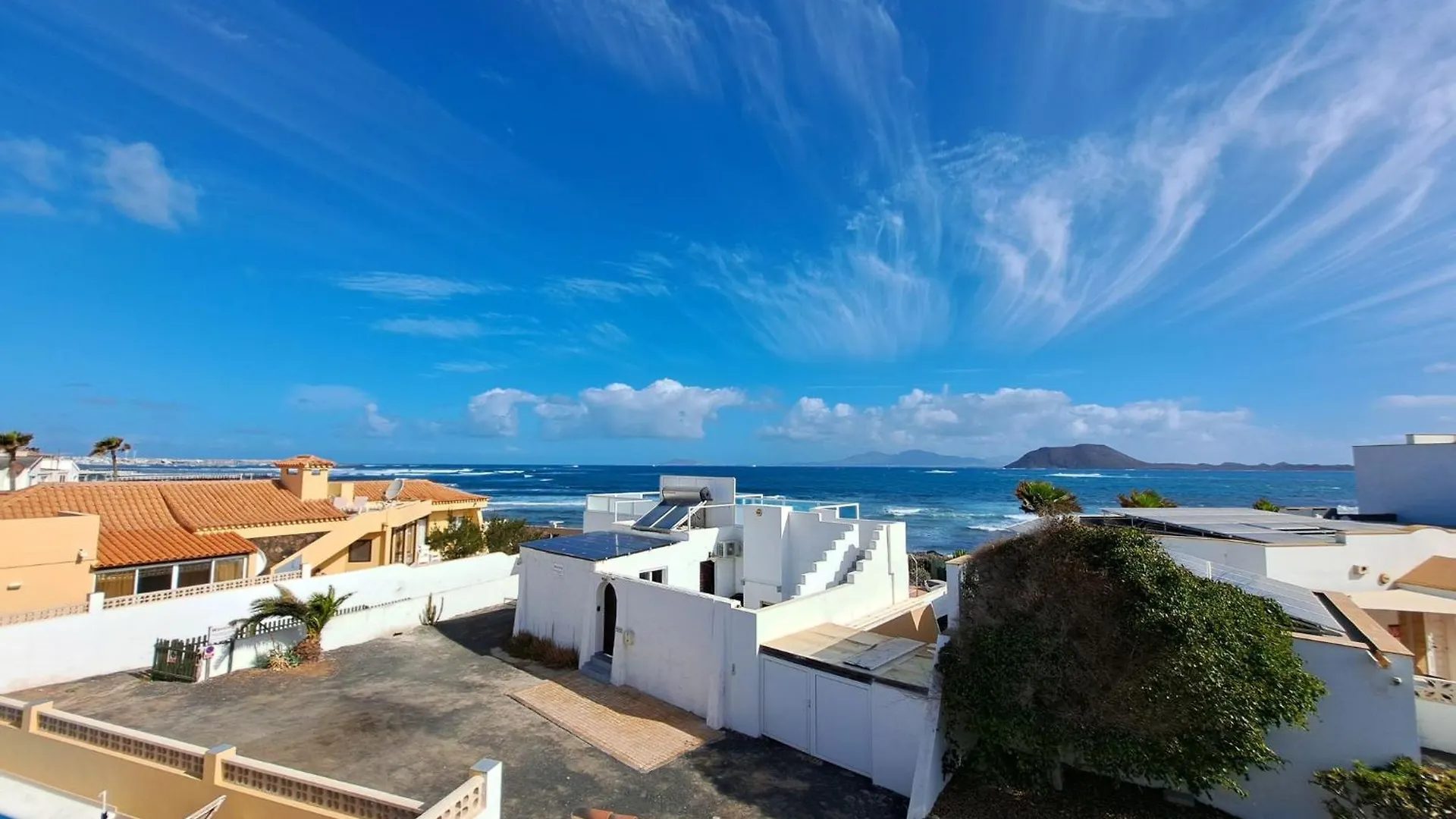 Villa Rayo Azul, Piscina, Wifi, Vista Al Mar La Oliva Spain