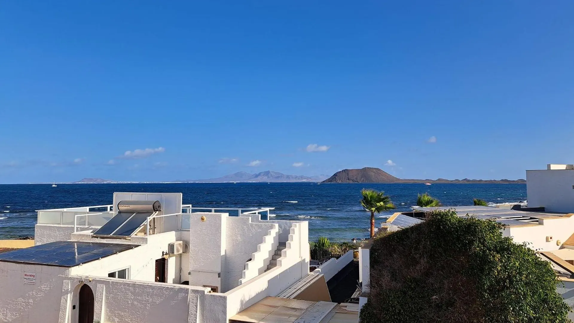 Villa Rayo Azul, Piscina, Wifi, Vista Al Mar La Oliva