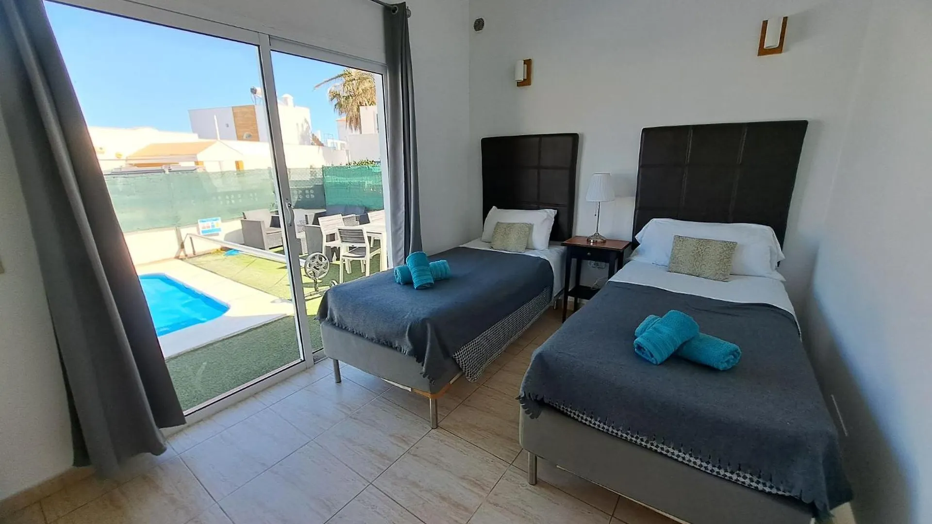 Villa Rayo Azul, Piscina, Wifi, Vista Al Mar La Oliva Spain