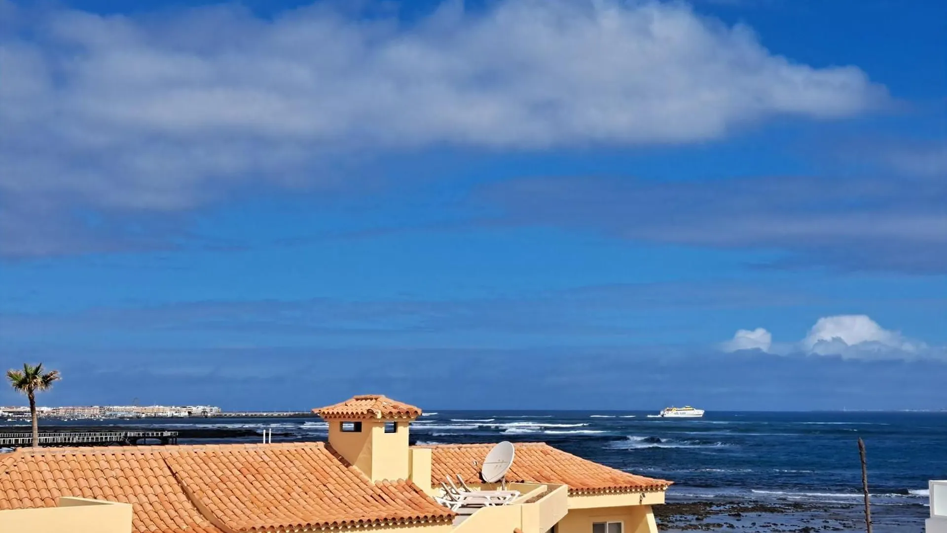 Villa Rayo Azul, Piscina, Wifi, Vista Al Mar La Oliva Spain